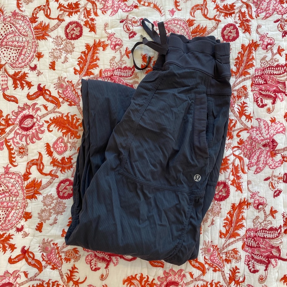 Lululemon dance studio pants 4